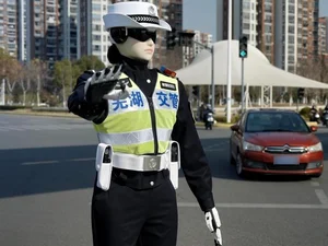 Entenda como a China usa robôs com IA para controlar trânsito
