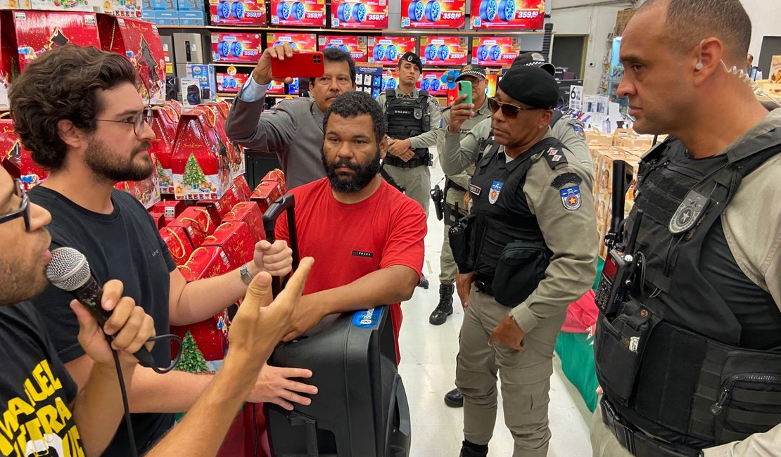Protesto em supermercado de Maceió termina com denúncias de truculência policial