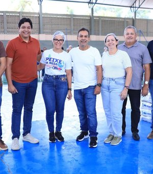 Prefeitura de São Sebastião distribui 30 toneladas de peixe para 12 mil famílias