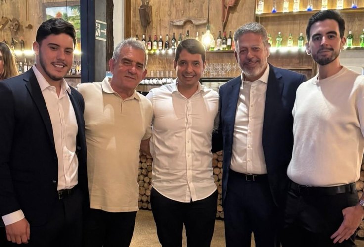 Filhos de Arthur Lira são apresentados a prefeitos alagoanos em Brasília