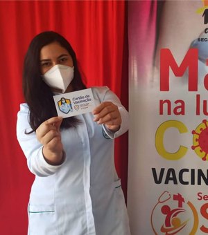 Matriz de Camaragibe começa vacinar profissionais de saúde da rede privada