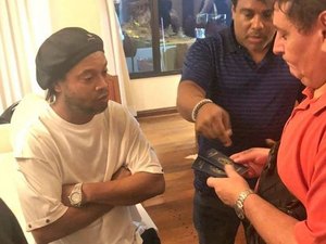 Por perigo de fuga, promotor pede manutenção de prisão de Ronaldinho e Assis