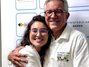 Teca Nelma recebe apoio de Eduardo Suplicy e Alexandre Padilha