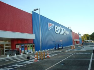 Extra é processado por contratar vigilância armada clandestina