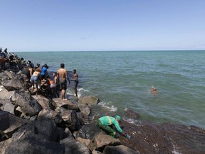Marinha envia navio para auxiliar no resgate de óleo no Delta do Parnaíba, litoral do Piauí