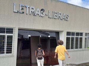 Curso de Letras-Libras da Ufal celebra dez anos com evento internacional