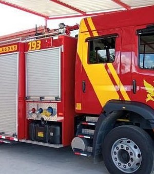 Incêndio atinge sala de residência no bairro Santos Dumont, em Maceió