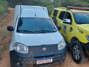 Bandidos roubam carro, cometem assalto e o abandonam na periferia de Messias