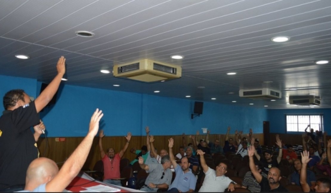 Policiais civis decidem por greve de 24 horas nesta terça-feira