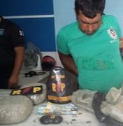 Homem é preso com mais de 2 mil kg de maconha em terreno próximo de residência