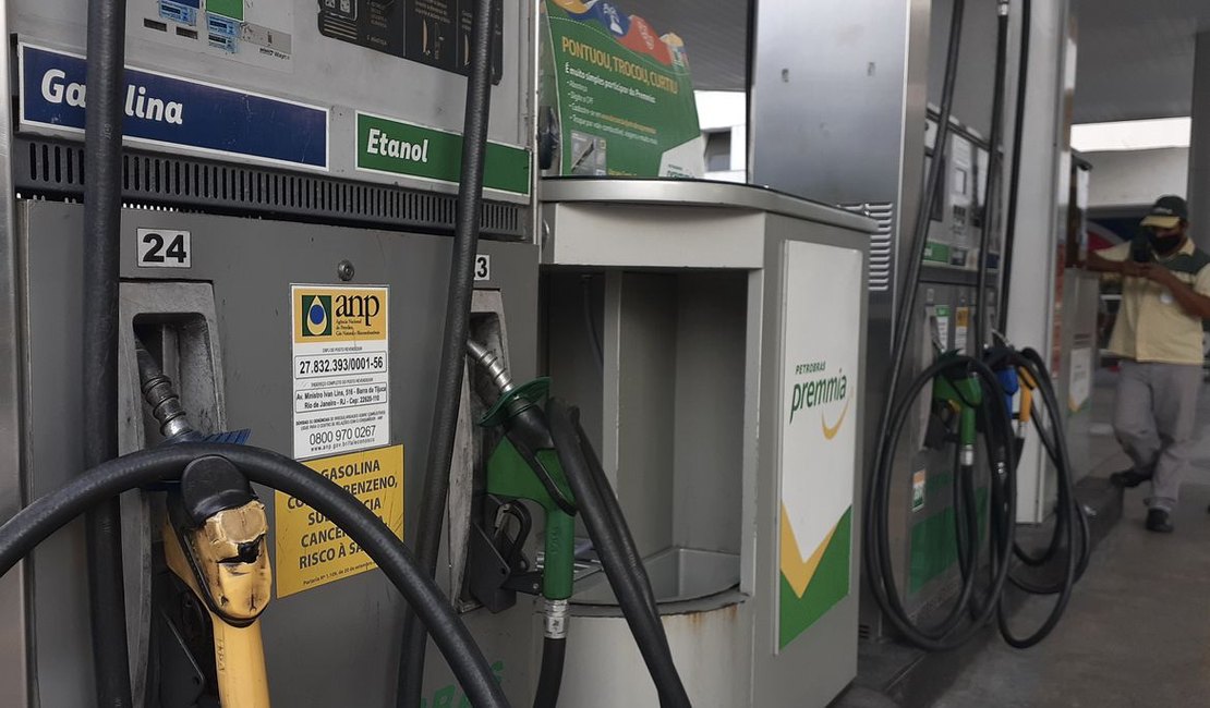 É falso que gasolina está em falta em postos de combustíveis de Alagoas