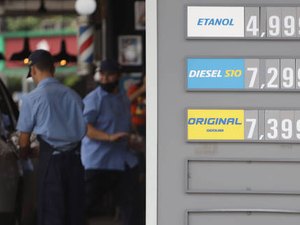Governo vai ao STF contra política de ICMS dos estados para reduzir preço do diesel