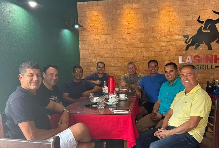 Grupo de vereadores aliados a Júnior Menezes busca unidade e consenso na eleição da presidência da Câmara