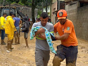 Jornalista que passava carnaval em São Sebastião noticia desastre