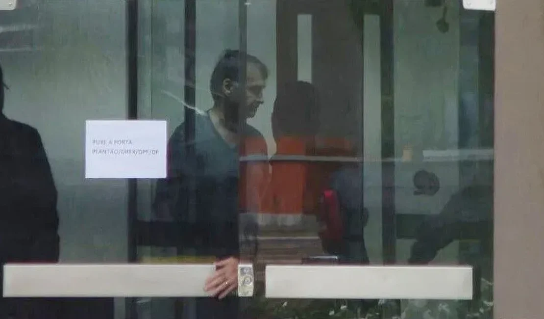 Dino acompanha Moraes para manter prisão de Bolsonaro; placar é de 2 a 0