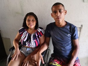 [Vídeo] Jovem que sofreu AVC após dar à luz a primeira filha precisa de ajuda