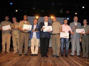 Prefeito de Craíbas recebe homenagem do Batalhão da Polícia Militar de Arapiraca