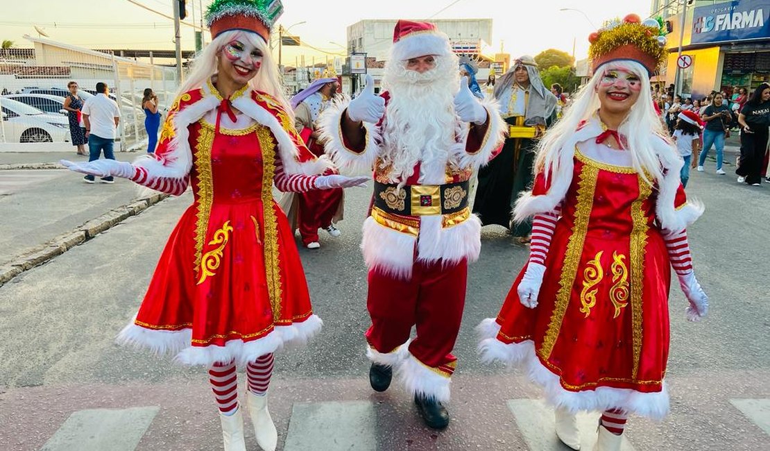 Parada de Natal enche as ruas de Palmeira de cores, luzes e magia