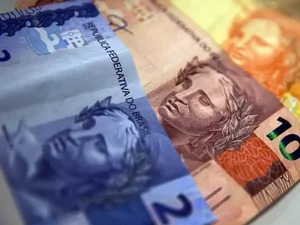 Aposentados e pensionistas do INSS começam a receber 13º nesta sexta