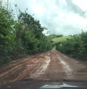 Rodovia que liga Porto Calvo e Jundiá fica “intransitável”