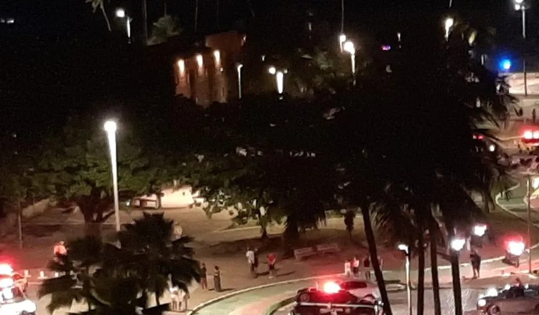 Entregador por app morre e outro fica ferido após ataque a tiros na Jatiúca, em Maceió