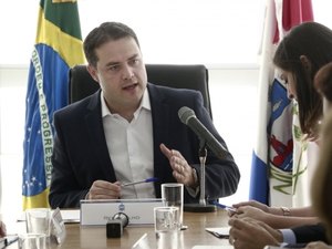 Governador regulamenta lei contra corrupção e envia ao Legislativo Lei da Transparência