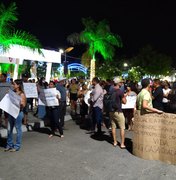 Moradores realizam protesto para denunciar poluição da Lagoa Caiçara, em São José da Tapera