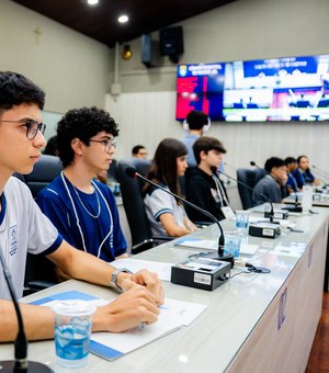 Estudantes protagonizam debate sobre a Constituição na Câmara de Maceió