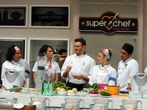 Chef alagoano ensina receitas regionais para artistas no programa da Ana Maria Braga