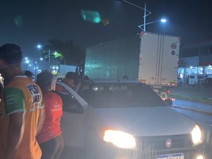 Criança morre ao atravessar rodovia em Murici