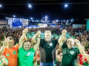 Ao lado do deputado federal Arthur Lira, Bastinho realiza o maior comício da história de Taquarana