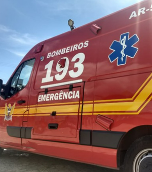 Motociclista fica gravemente ferida após colisão contra portão em União dos Palmares