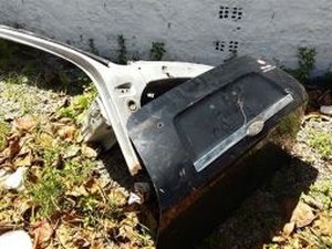 Polícia faz operação em ferro-velho da Cabo Reis, na Ponta Grossa