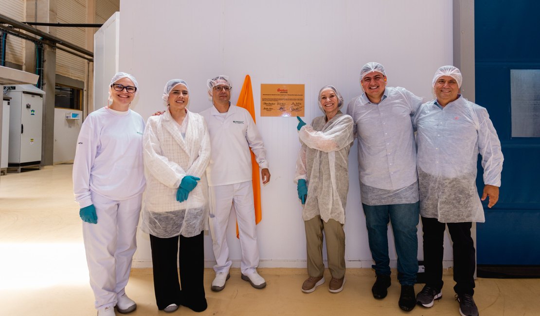 Prefeito de Rio Largo celebra inauguração da nova linha de produção da Bauducco