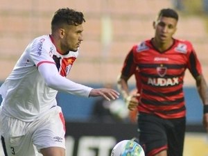 Joinville vence e busca recuperação; G-4 pode ser definido neste sábado