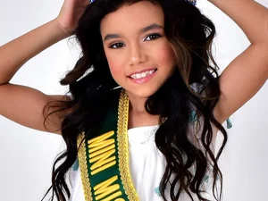 No Peru, modelo alagoana vence o concurso Mini Miss Universo 2024