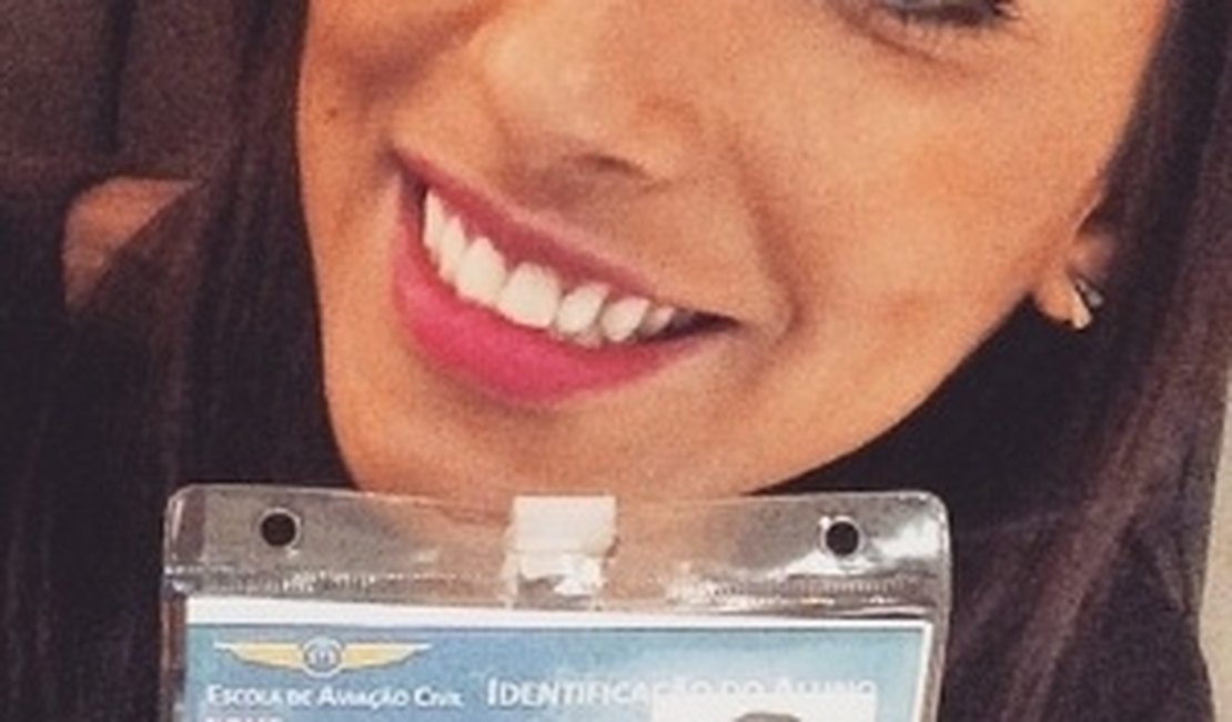 Ex-BBB Talita consegue dinheiro para curso de piloto com doações de fãs