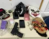 Falso entregador usava máscara e mochila para enganar vítimas durante assaltos