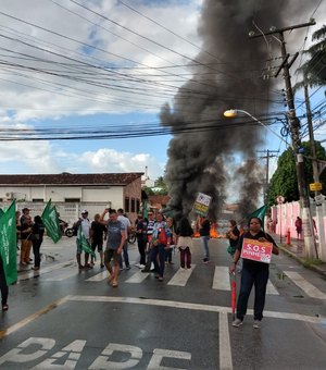Manifestações em Maceió deixam trânsito lento em diversos pontos nessa sexta-feira(14)