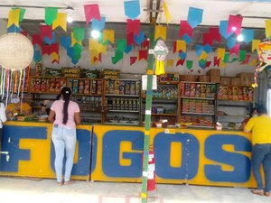 Bombeiros orientam a populção sobre uso de fogos de artifício durante os jogos da copa do mundo