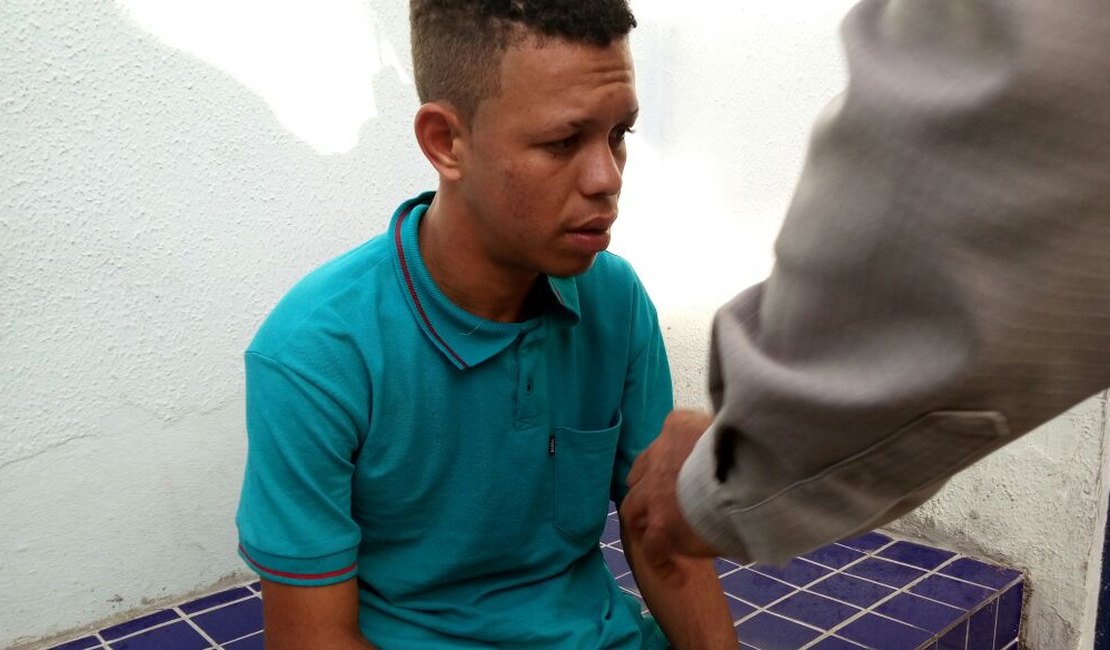Jovem é preso suspeito de assalto na parte alta de Maceió