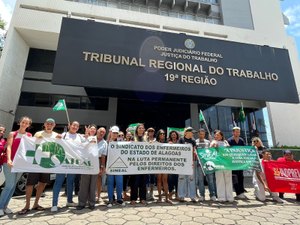 Profissionais da enfermagem realizam ato nacional pela implantação do piso salarial