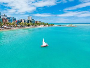 Maceió ocupa 2º lugar no ranking dos 20 destinos mais procurados para viagens