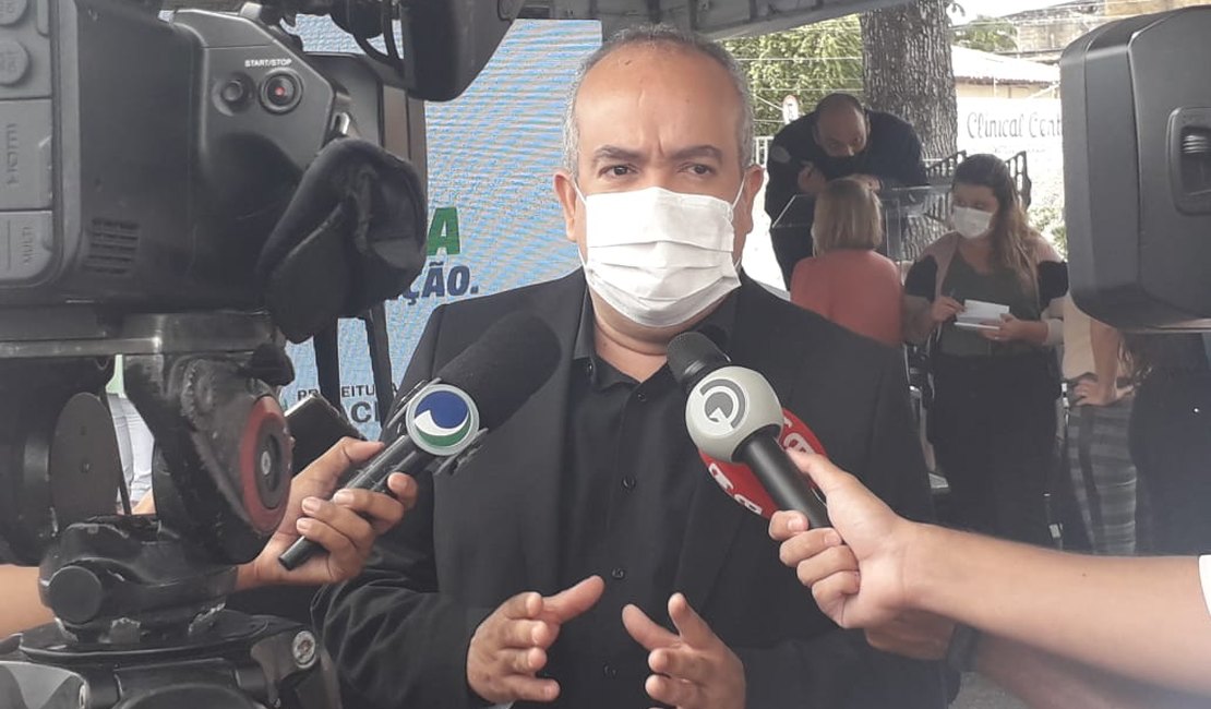 Coordenador do gabinete de combate à Covid-19 detalha plano de vacinação em Maceió
