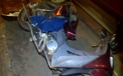 Moto foi arremessada por vários metros