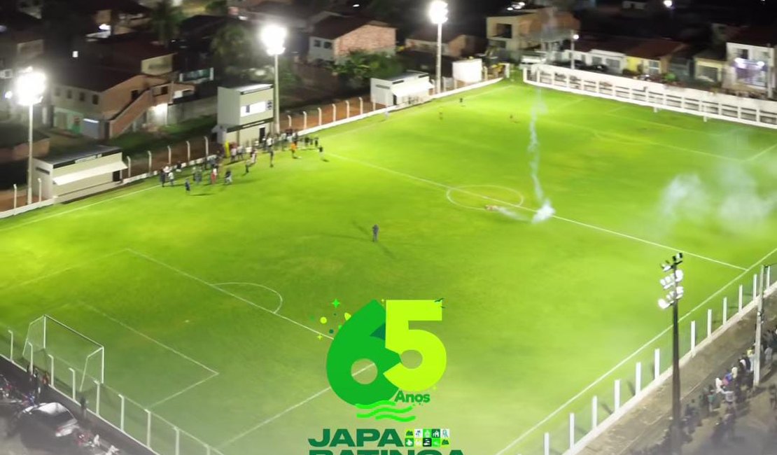 Prefeito faz inaugurações e entrega equipamentos no campo municipal de Japaratinga