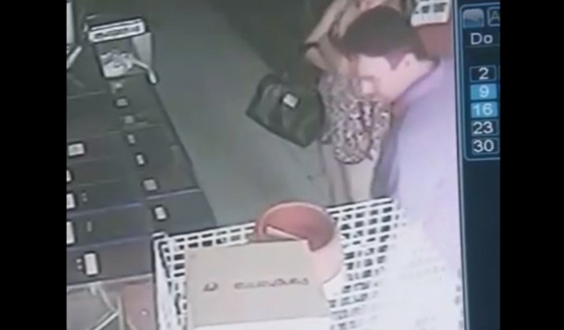 [Vídeo] Câmeras de Pet Shop flagram casal roubando cachorro de R$ 400
