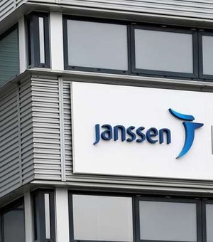 Lote de 1,5 milhão de doses da vacina da Janssen chega ao Brasil
