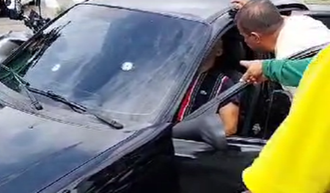 Motorista é vítima de atentado no bairro de Bebedouro
