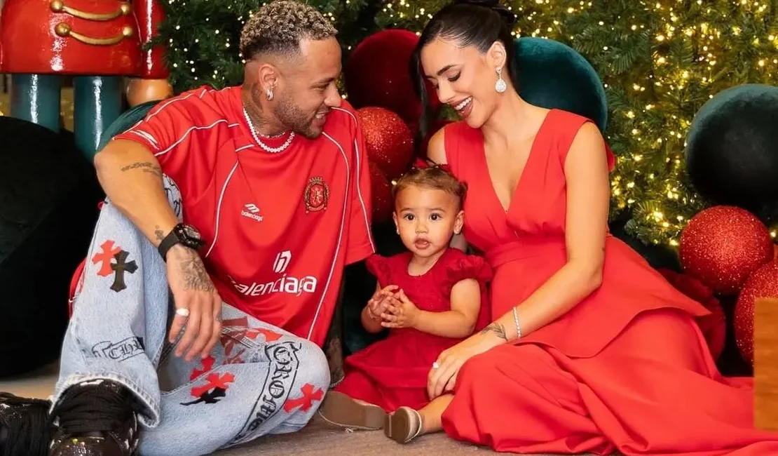 Neymar vira assunto após usar look de Natal que custa bolada milionária; saiba quanto